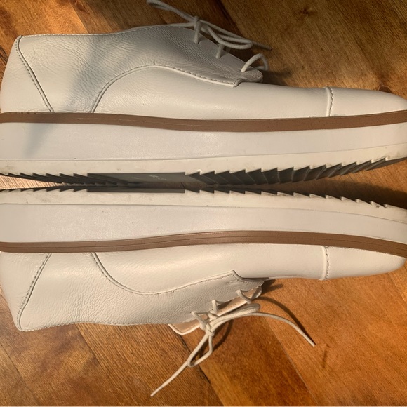 Nine West white lace up shoe - Picture 4 of 8